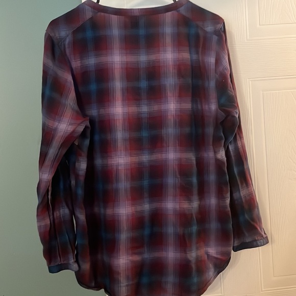 Eddie Bauer Button Up - Picture 7 of 7